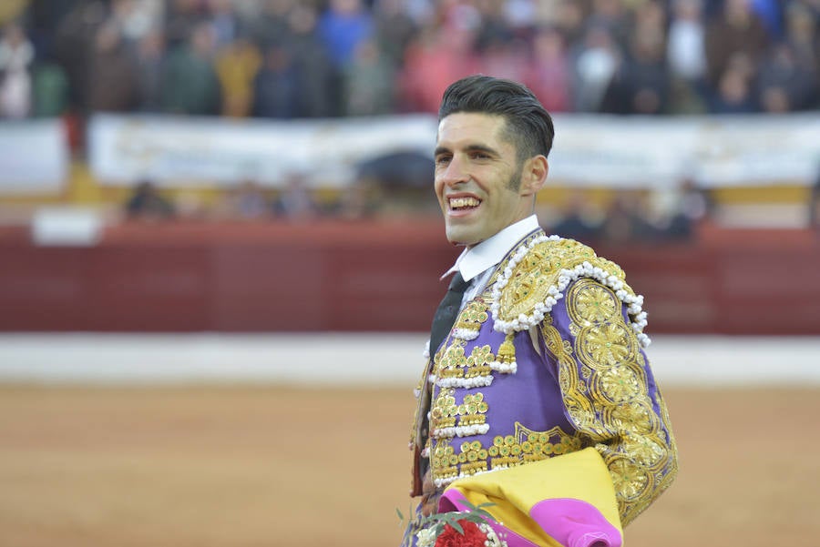 Talavante abre la puerta grande de Olivenza