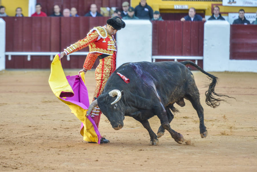 Talavante abre la puerta grande de Olivenza