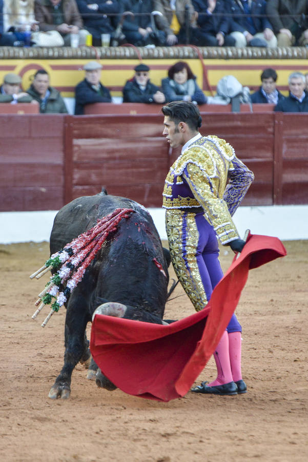 Talavante abre la puerta grande de Olivenza