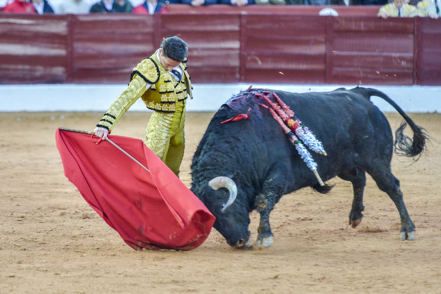 Talavante abre la puerta grande de Olivenza
