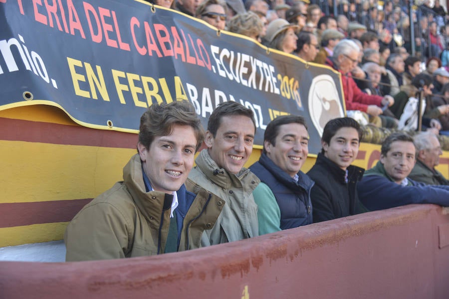 Ambiente y rostros conocidos en los festejos dominicales de  Olivenza