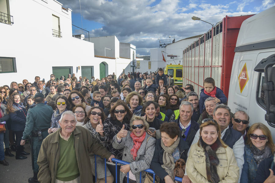 Ambiente y rostros conocidos en los festejos dominicales de  Olivenza
