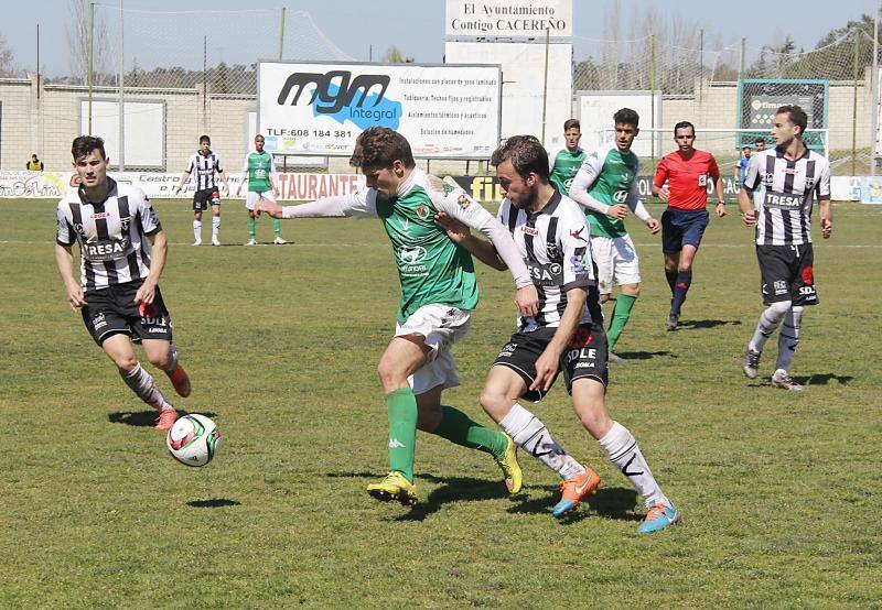 Victoria del Cacereño ante el Lealtad (1-0)