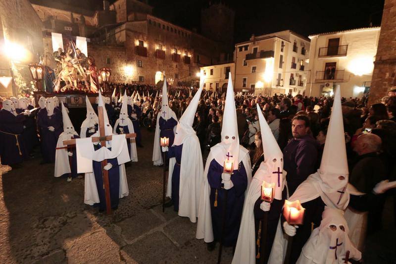 La hermandad del Santisimo Crucifijo y el Descendimiento de La Cruz