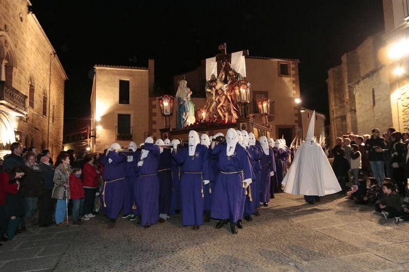 La hermandad del Santisimo Crucifijo y el Descendimiento de La Cruz