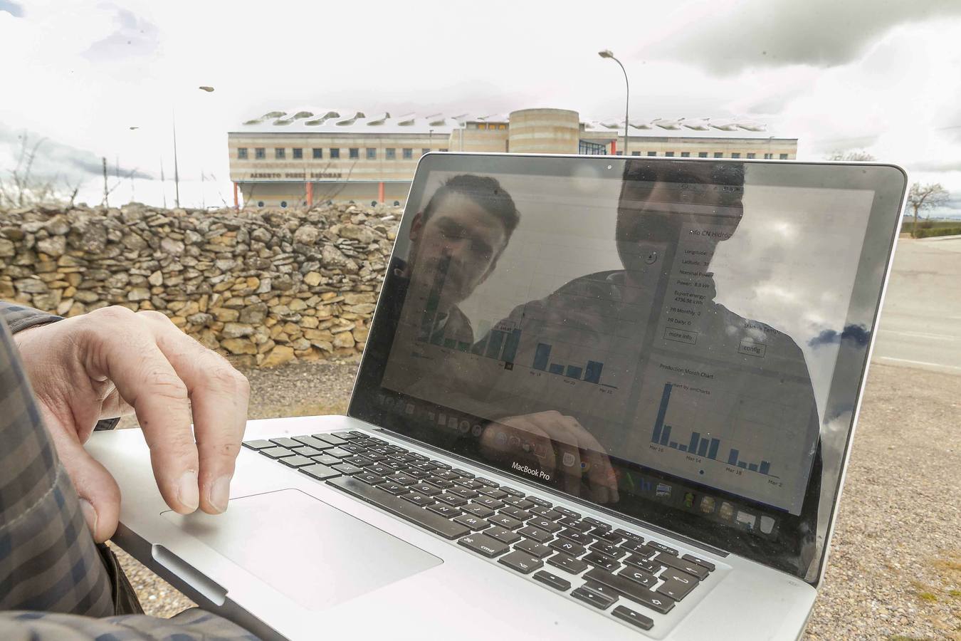 ¿Cómo controlar una fotovoltaica desde la ‘tablet’?