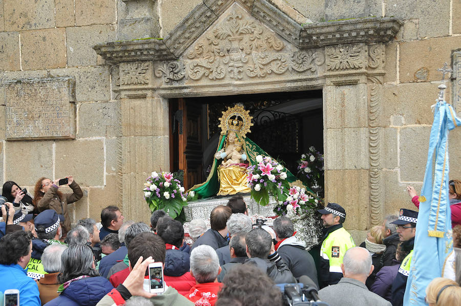 El mal tiempo deja una romería del Puerto gris