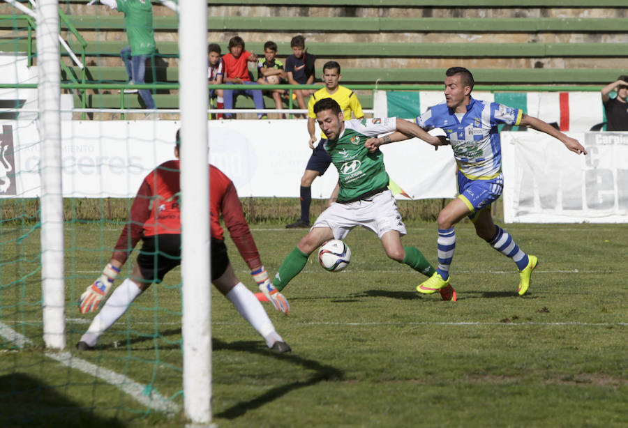 Empate sin goles entre Cacereño y Arandina