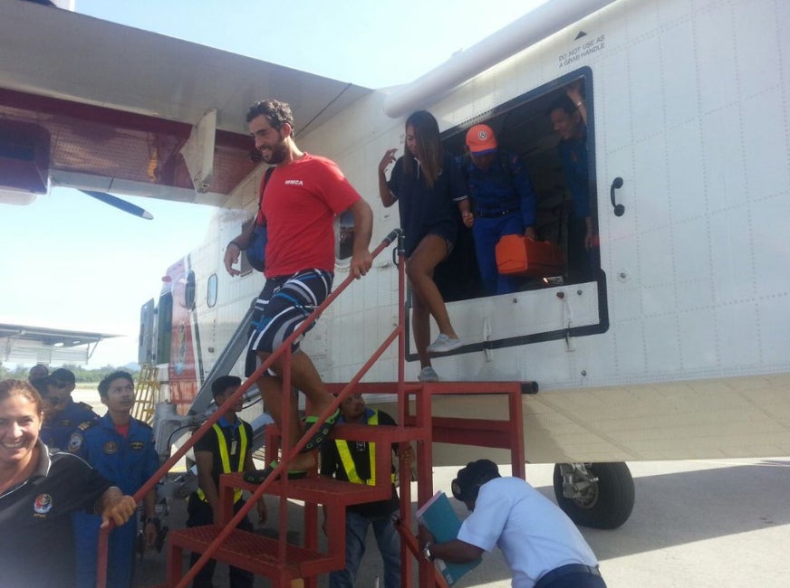 Los españoles rescatados en Malasia ya se encuentran en tierra firme