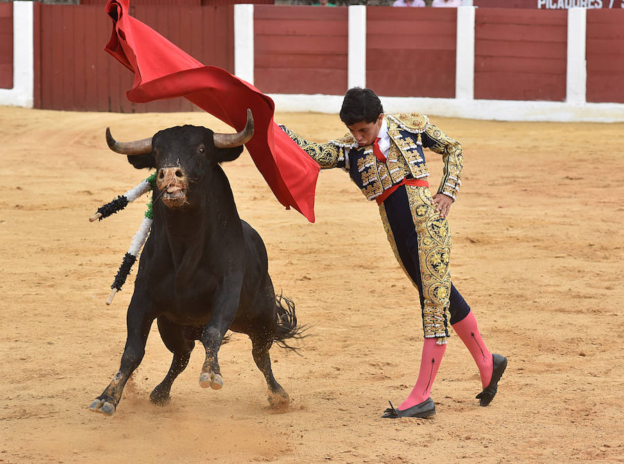 Puerta grande para José Rojo y Alejandro Mora en su presentación en Plasencia