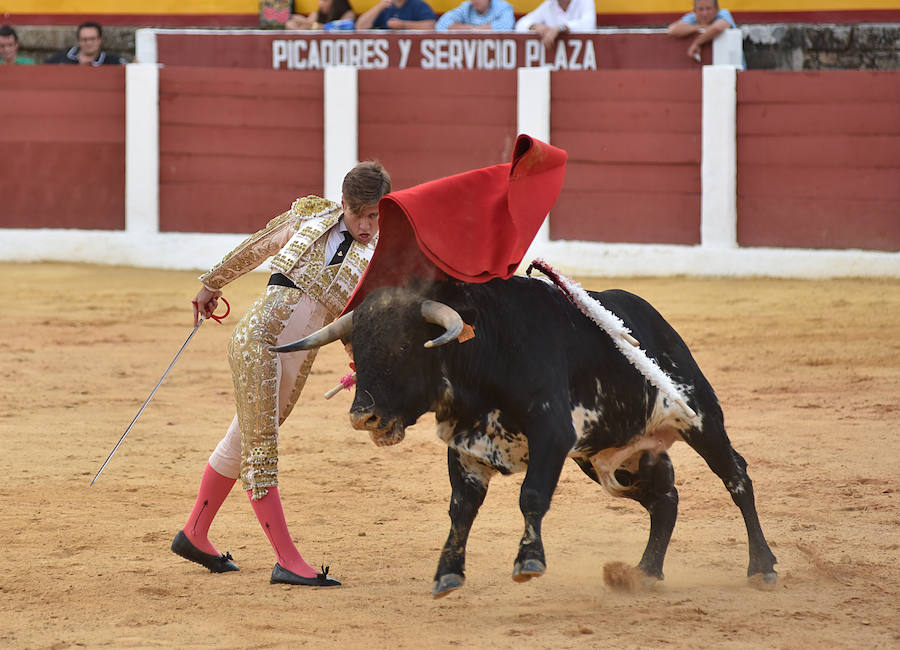 Puerta grande para José Rojo y Alejandro Mora en su presentación en Plasencia