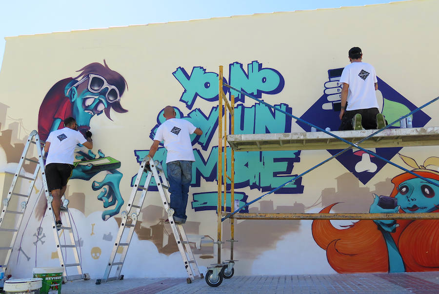 Mural sobre el abuso de las nuevas tecnologías en Arroyo de la Luz