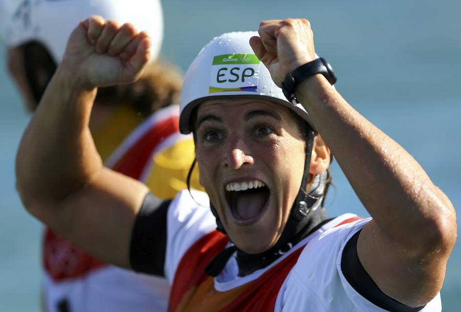 Maialen Chourraut se cuelga la medalla de oro en Río de Janeiro