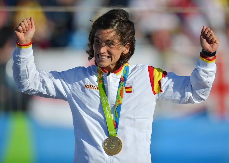 Maialen Chourraut se cuelga la medalla de oro en Río de Janeiro