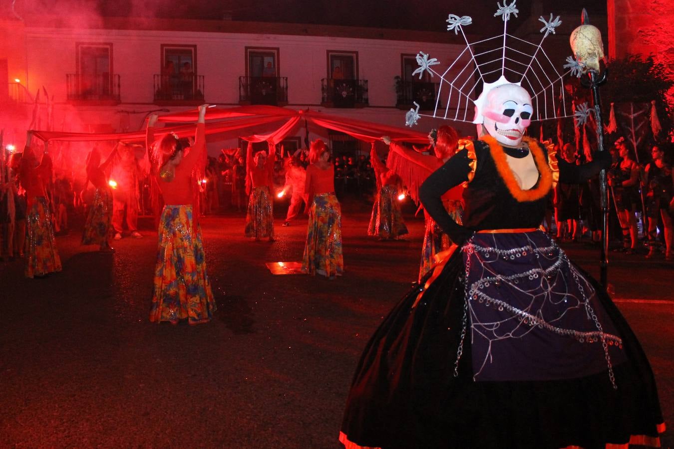 Lunes, 15 de agosto: 3000 personas vieron 'La fuga de la Diabla' en Valverde de Leganés, en su estreno como Fiesta de Interés Turístico Regional. Fotografías: Fernando Negrete.