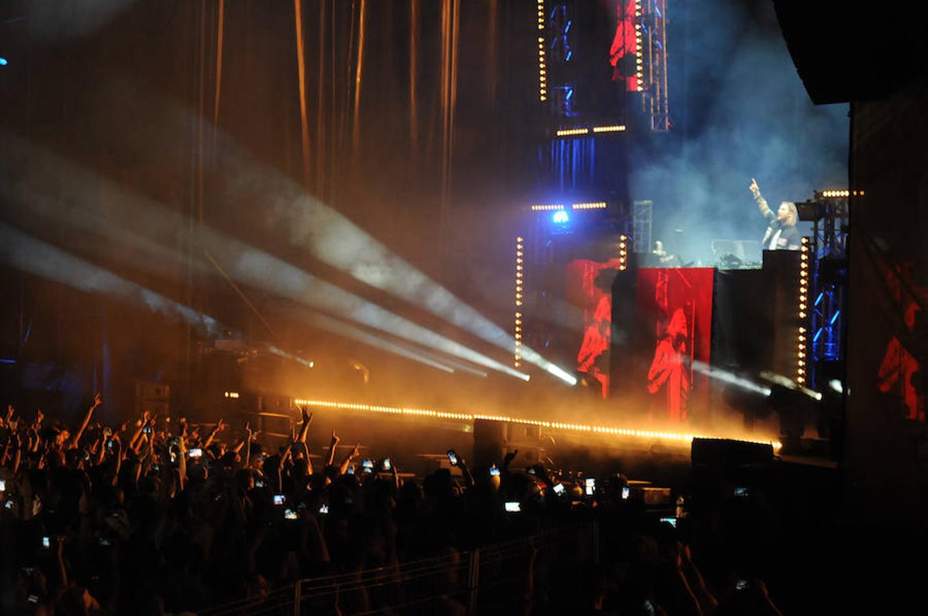 Miles de personas vibran al ritmo de David Guetta