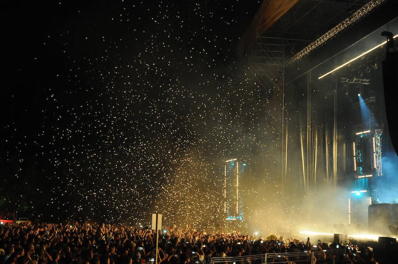 Miles de personas vibran al ritmo de David Guetta