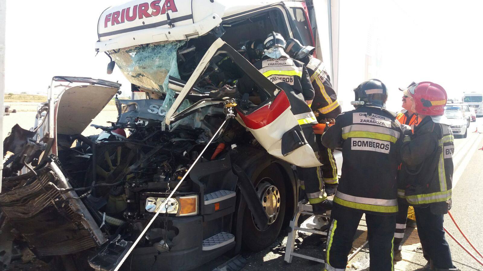 Lunes, 29 de agosto: Los muertos en carretera repuntan en verano pese al aumento de lo controles de tráfico. Fotografías: Agencias