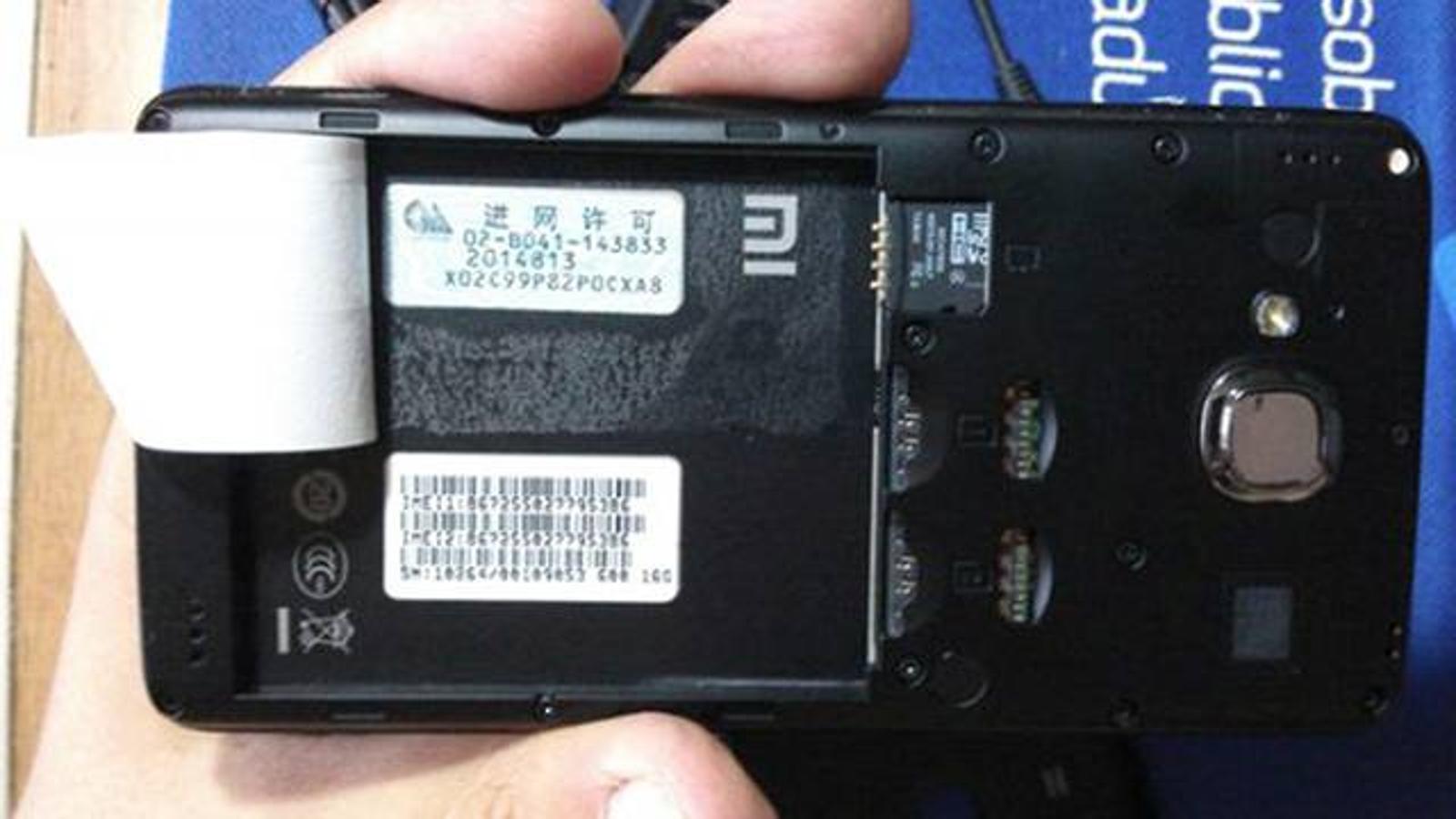 Lunes, 17 de octubre: Consumo abre una inspección de oficio para investigar el 'móvil extremeño' de la empresa Zetta. Fotografías: HOY