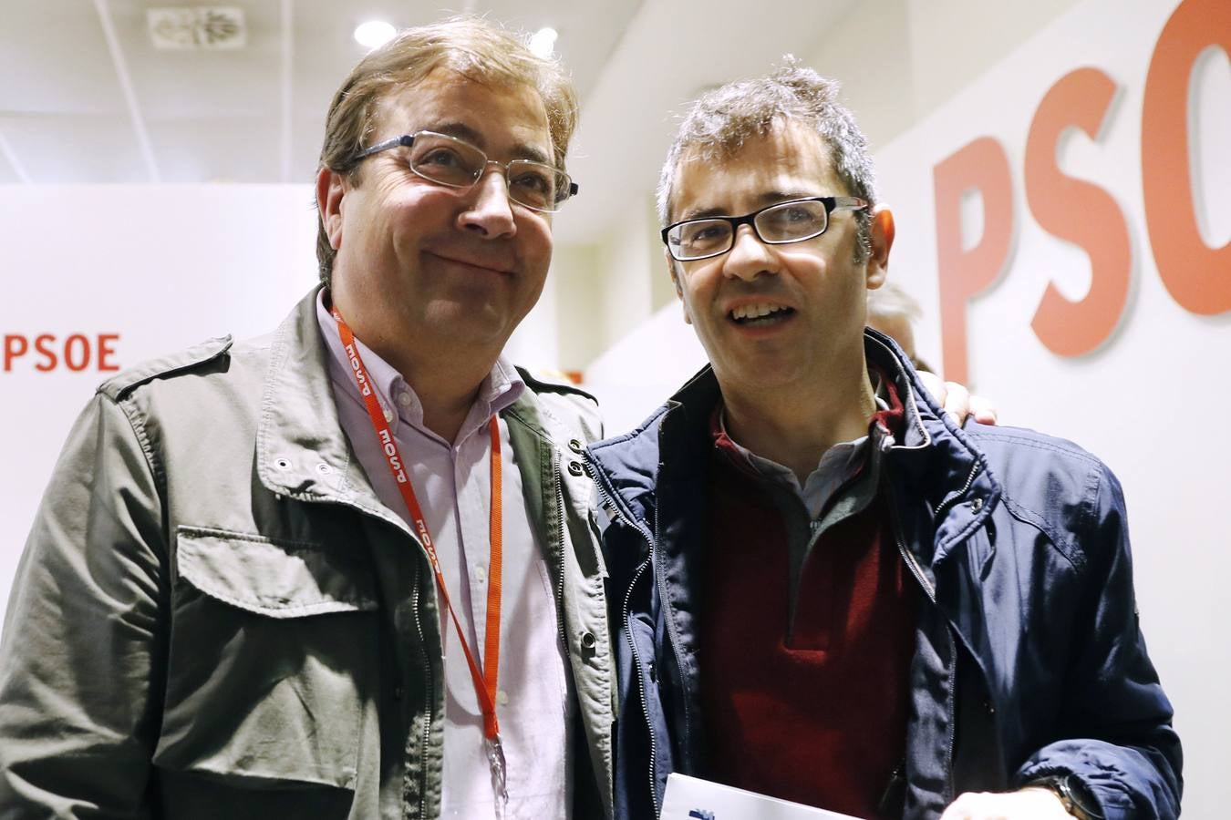 Domingo, 23 de octubre. La gestora del PSOE, con Javier Fernández al frente, acuerda abstenerse en la segunda votación de investidura de Mariano Rajoy, lo que supondría el fin al bloqueo en la formación de Gobierno. Fotografías: Agencias.