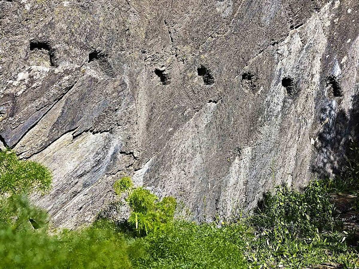 Encastres de vigas en área de celdas