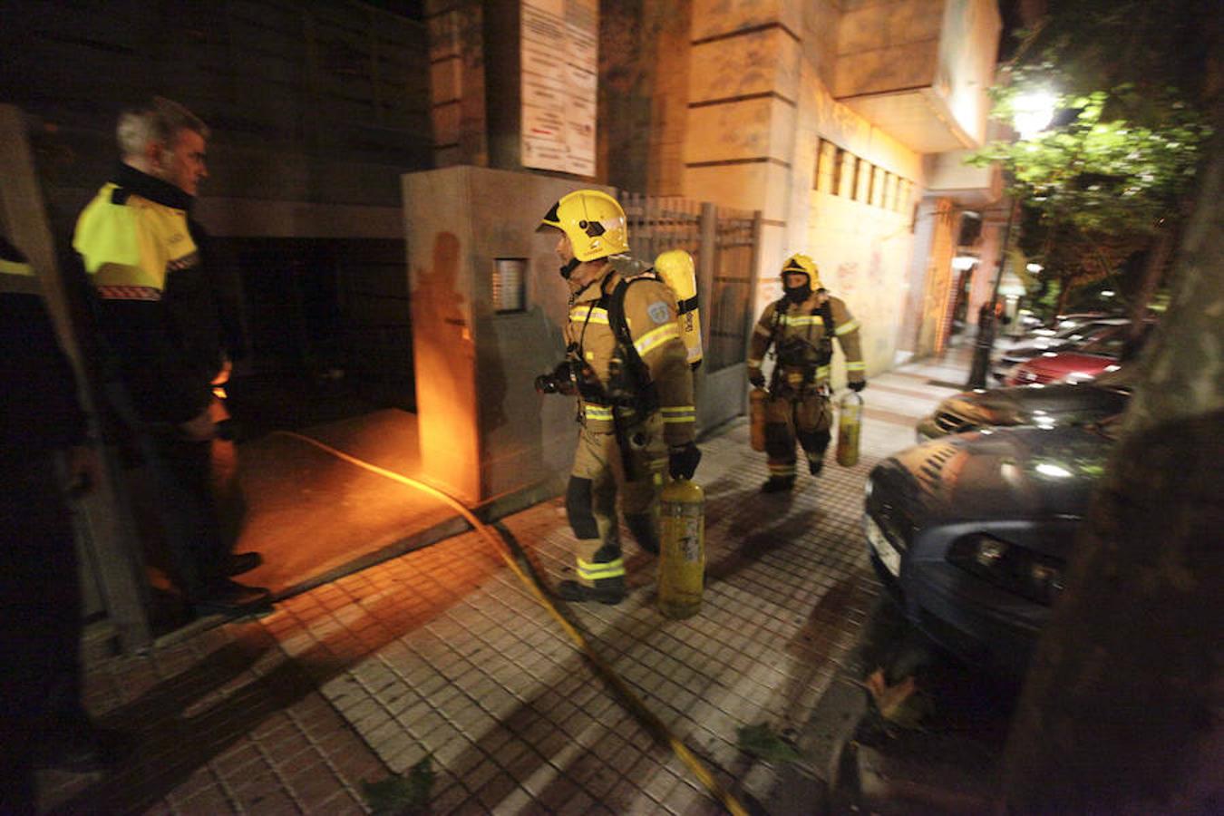 Un muerto y 13 heridos por la explosión en un edificio del centro de Cáceres