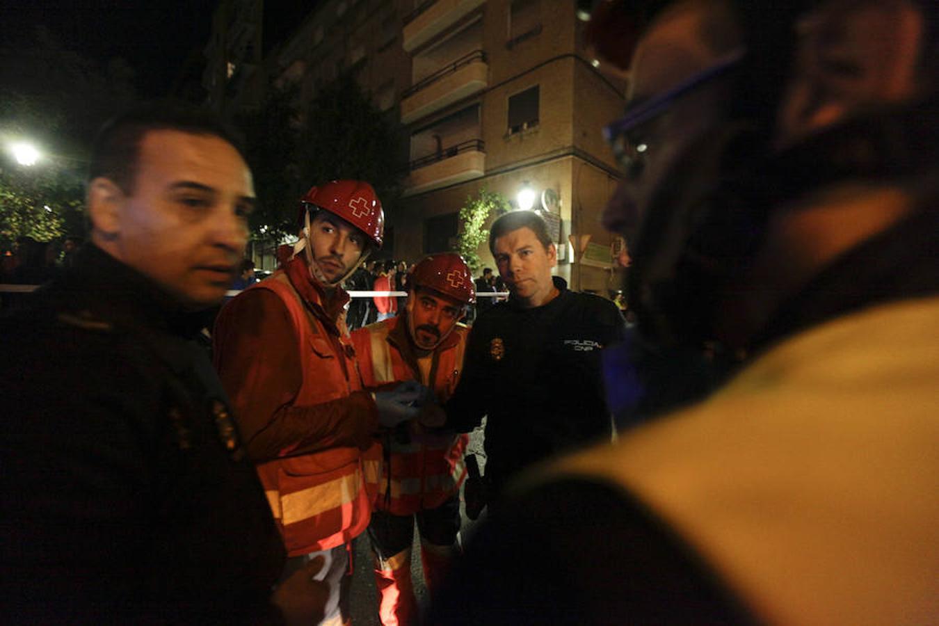 Un muerto y 13 heridos por la explosión en un edificio del centro de Cáceres