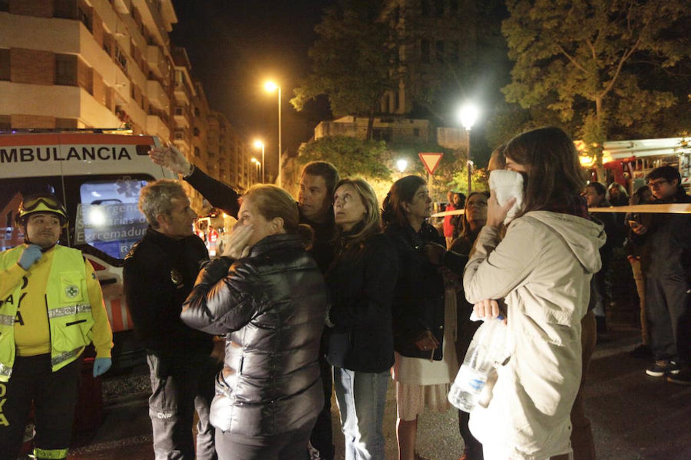 Un muerto y 13 heridos por la explosión en un edificio del centro de Cáceres