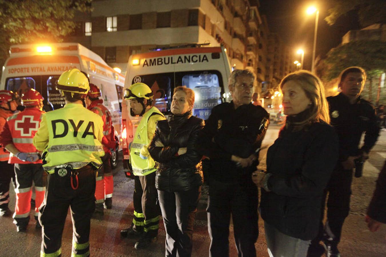 Un muerto y 13 heridos por la explosión en un edificio del centro de Cáceres