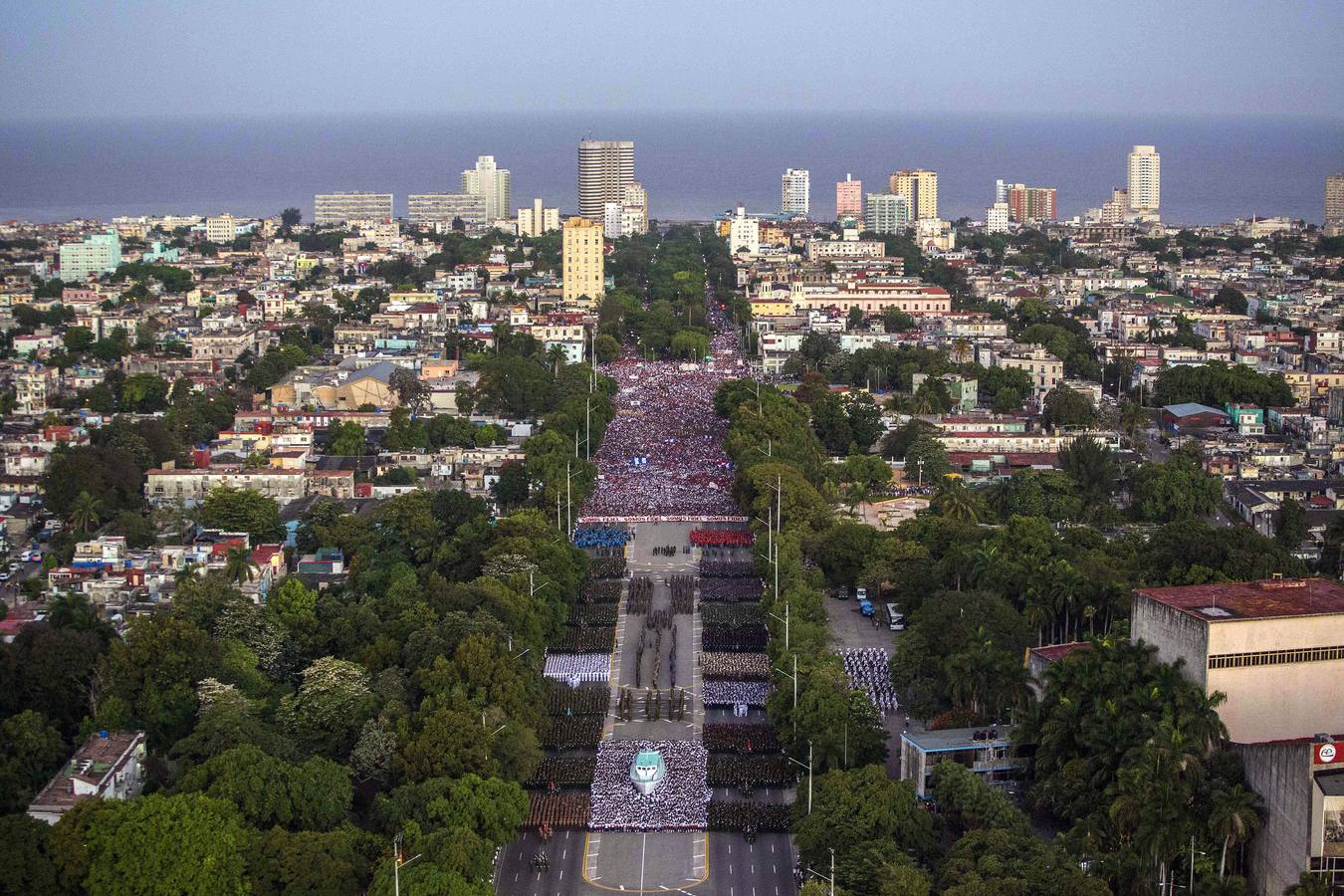 Desfile militar por los 58 años de la Revolución Cubana