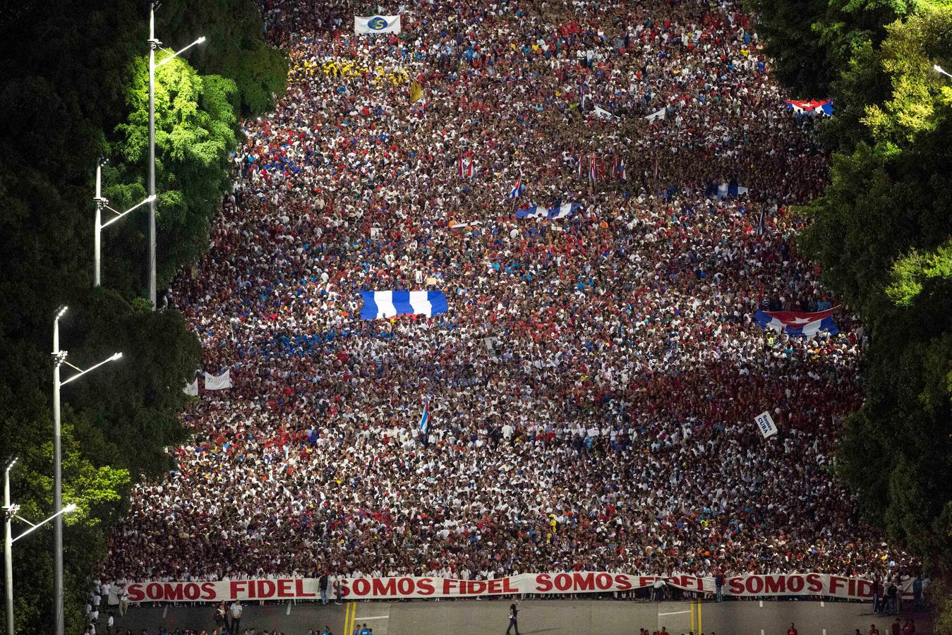 Desfile militar por los 58 años de la Revolución Cubana