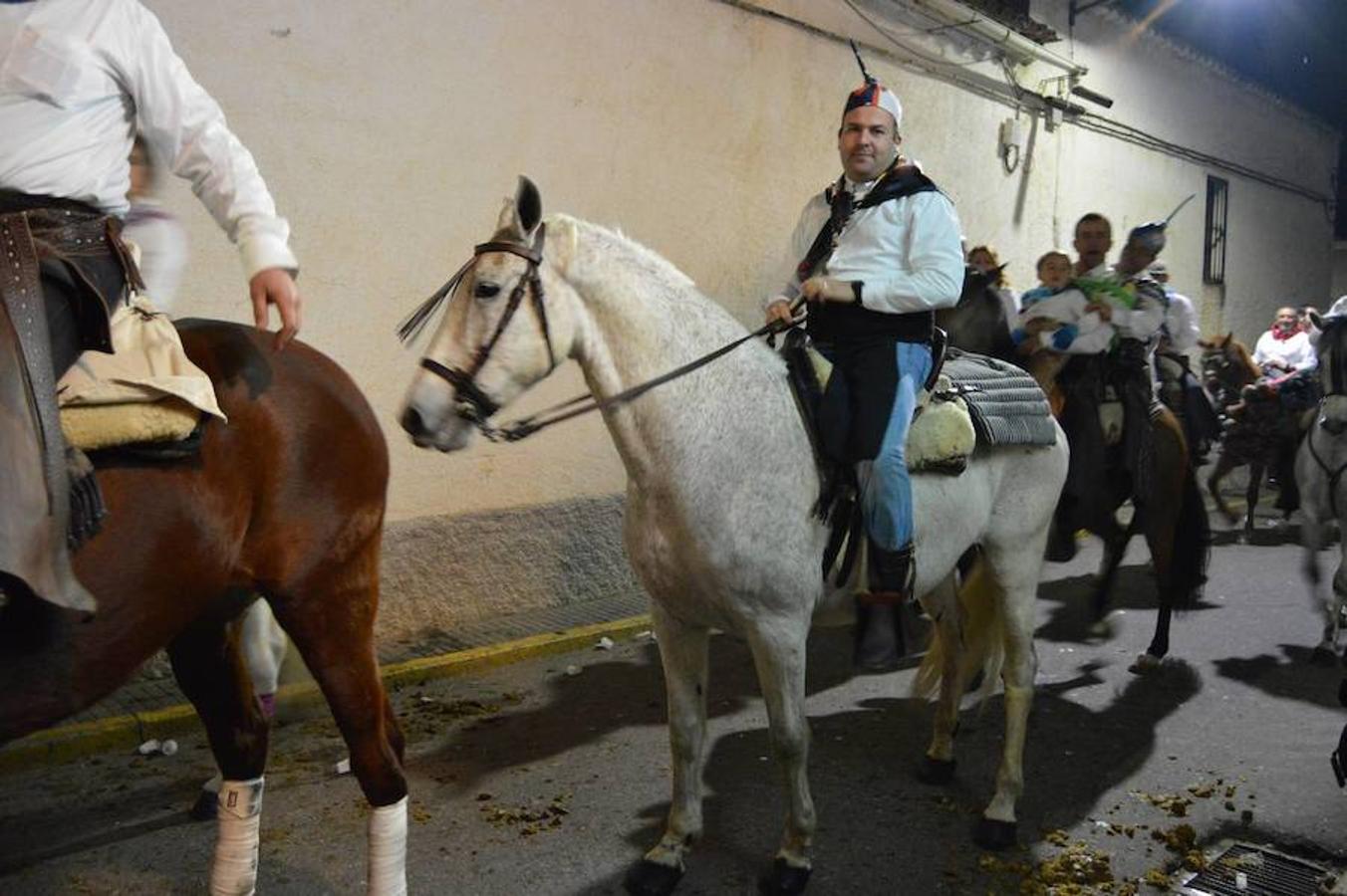 Alegría colectiva en Pela en honor a San Antón