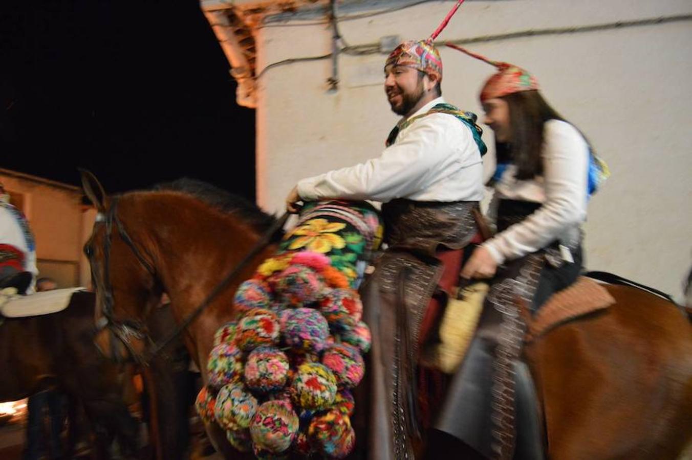 Alegría colectiva en Pela en honor a San Antón