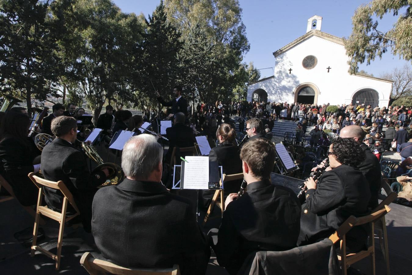 Los Santos Mártires agotan las 2.000 roscas de anís