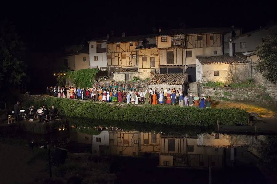 Festival Los Conversos de Hervás. La localidad cacereña de Hervás vuelve al siglo XV para representar la expulsión de los judíos de España.