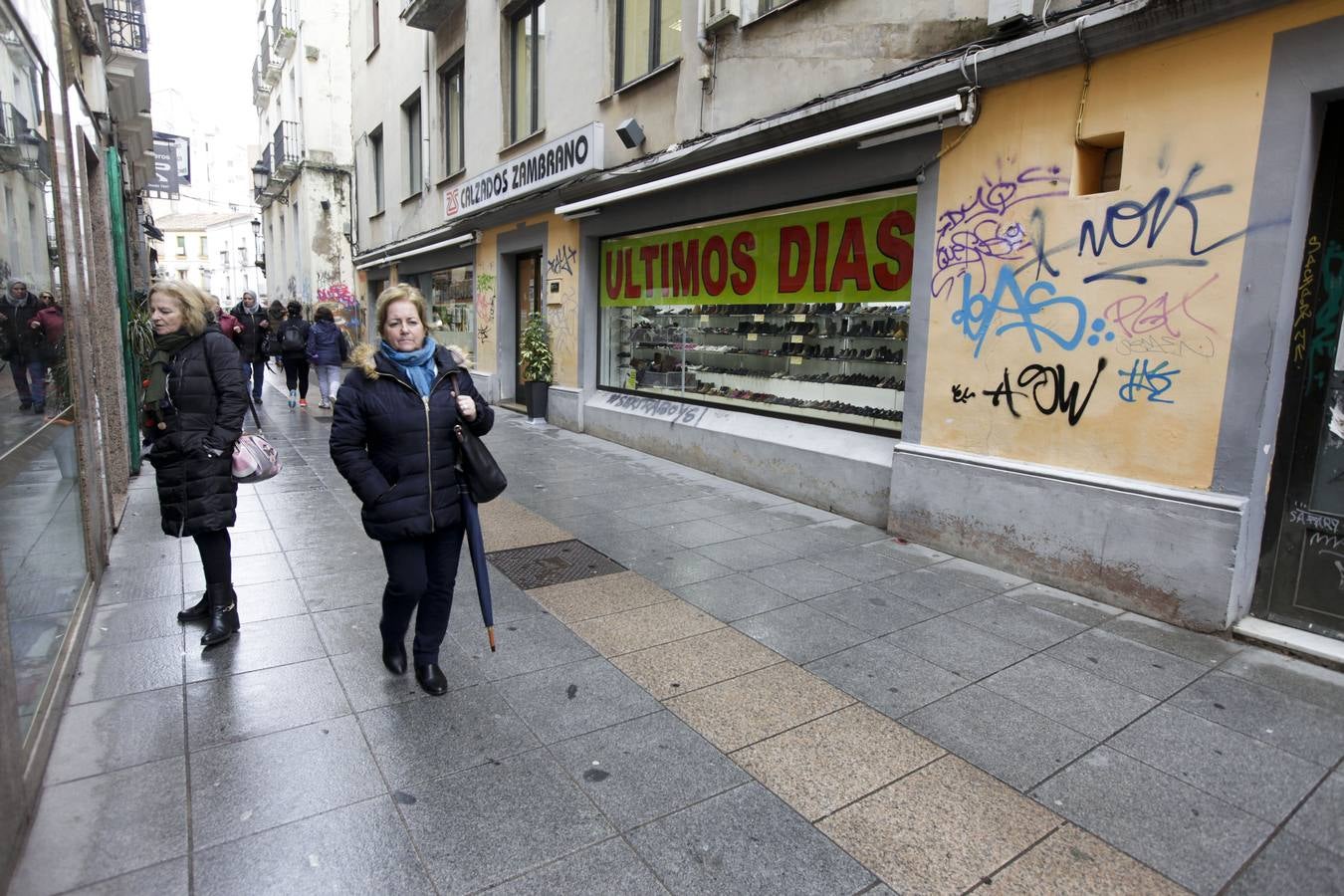 Campaña de limpieza de grafitis en el centro de Cáceres