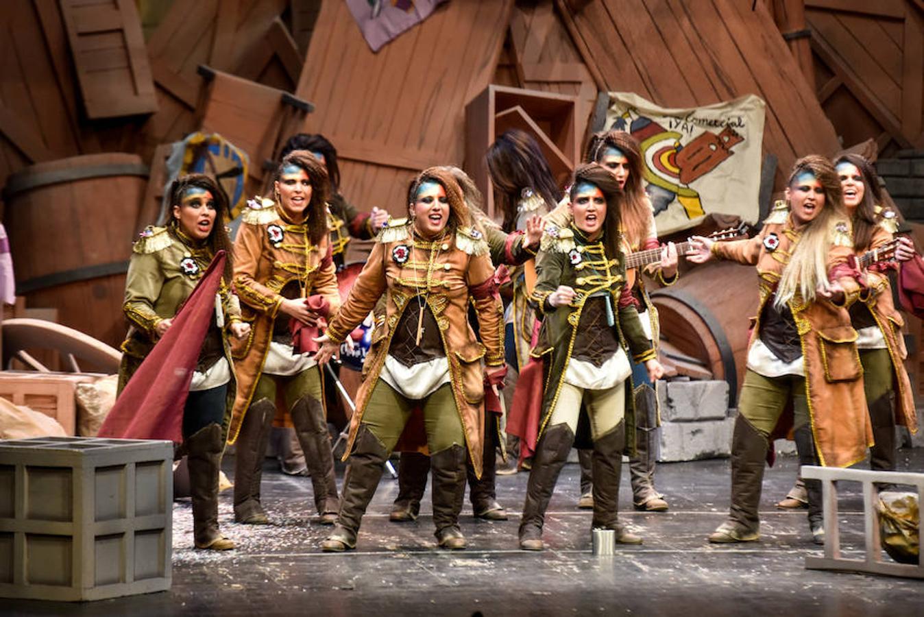 Las Chimixurris tienen una escenografía muy teatral y suenan bonito. Tienen pasodobles comprometidos y todo para tener una puntuación muy alta