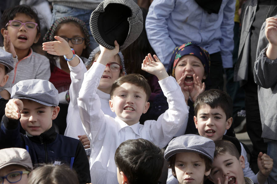 Lavanderas y aguadores, en la quema del Pelele