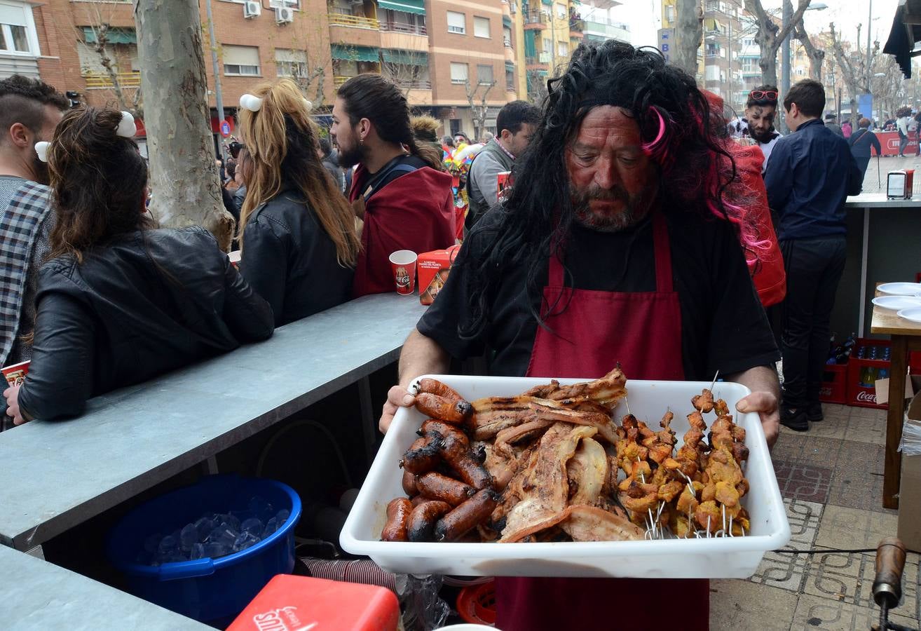 Martes, 28 de febrero. El desfile del Entierro de la Sardina en el barrio de San Roque, puso punto y final a los Carnavales de Badajoz 2017. Fotografías: Casimiro Moreno