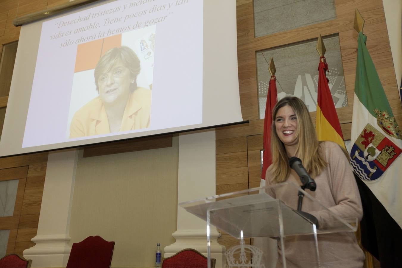 Cáceres homenajea a ocho mujeres