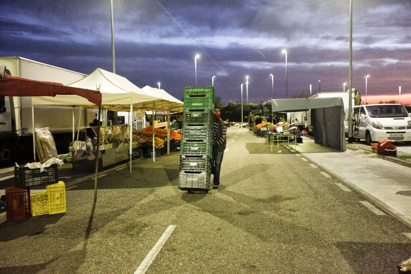 Amanecer en el mercado franco