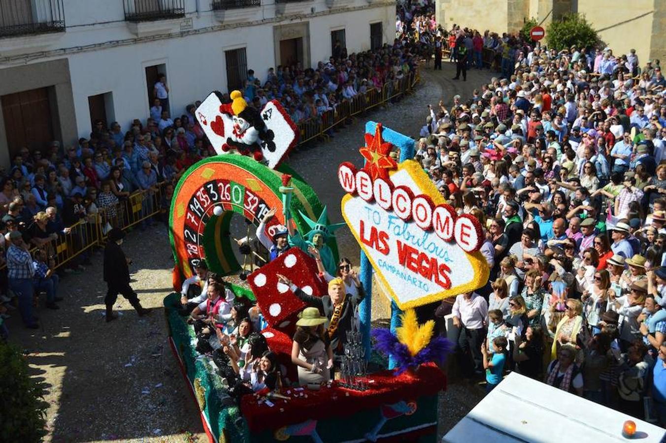 &#039;Dumbo&#039; se lleva el primer premio del concurso de carrozas de la romería de Piedraescrita