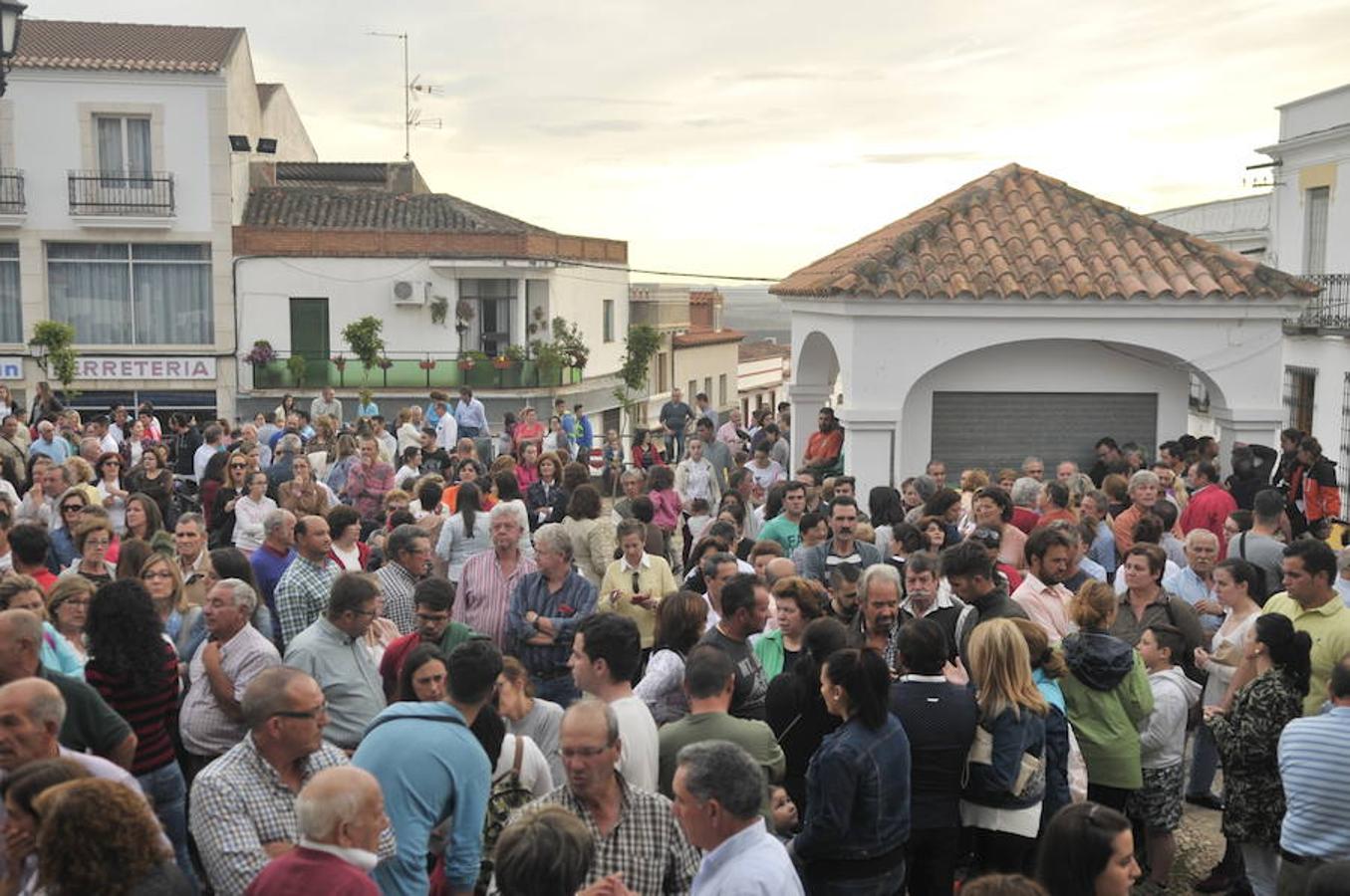 Los vecinos de Hornachos arropan a la familia de Francisca Cadenas