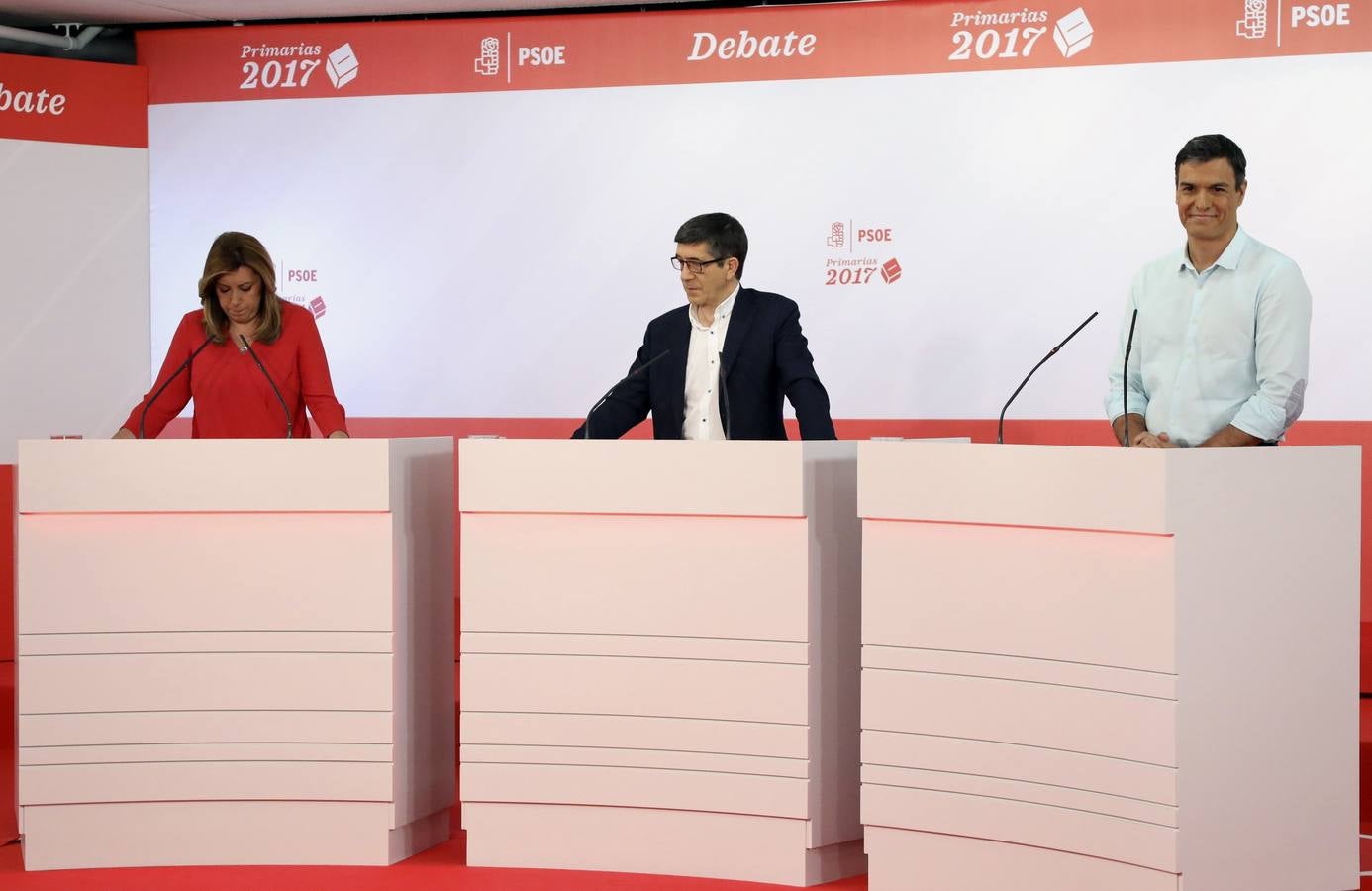 Lunes, 15 de mayo: El debate de las primarias de PSOE evidencia la animadversión extrema entre Pedro Sánchez y Susana Díaz, en donde Patxi López refuerza la imagen de pacificador. Fotografías: Agencias