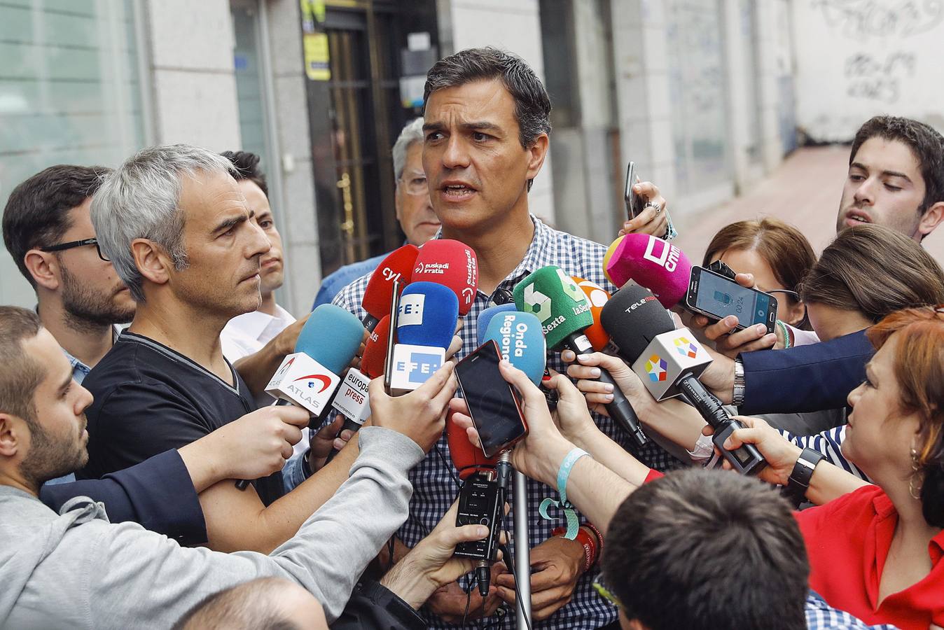 Pedro Sánchez vence en las Primaras del PSOE. Fotografías: Agencias.
