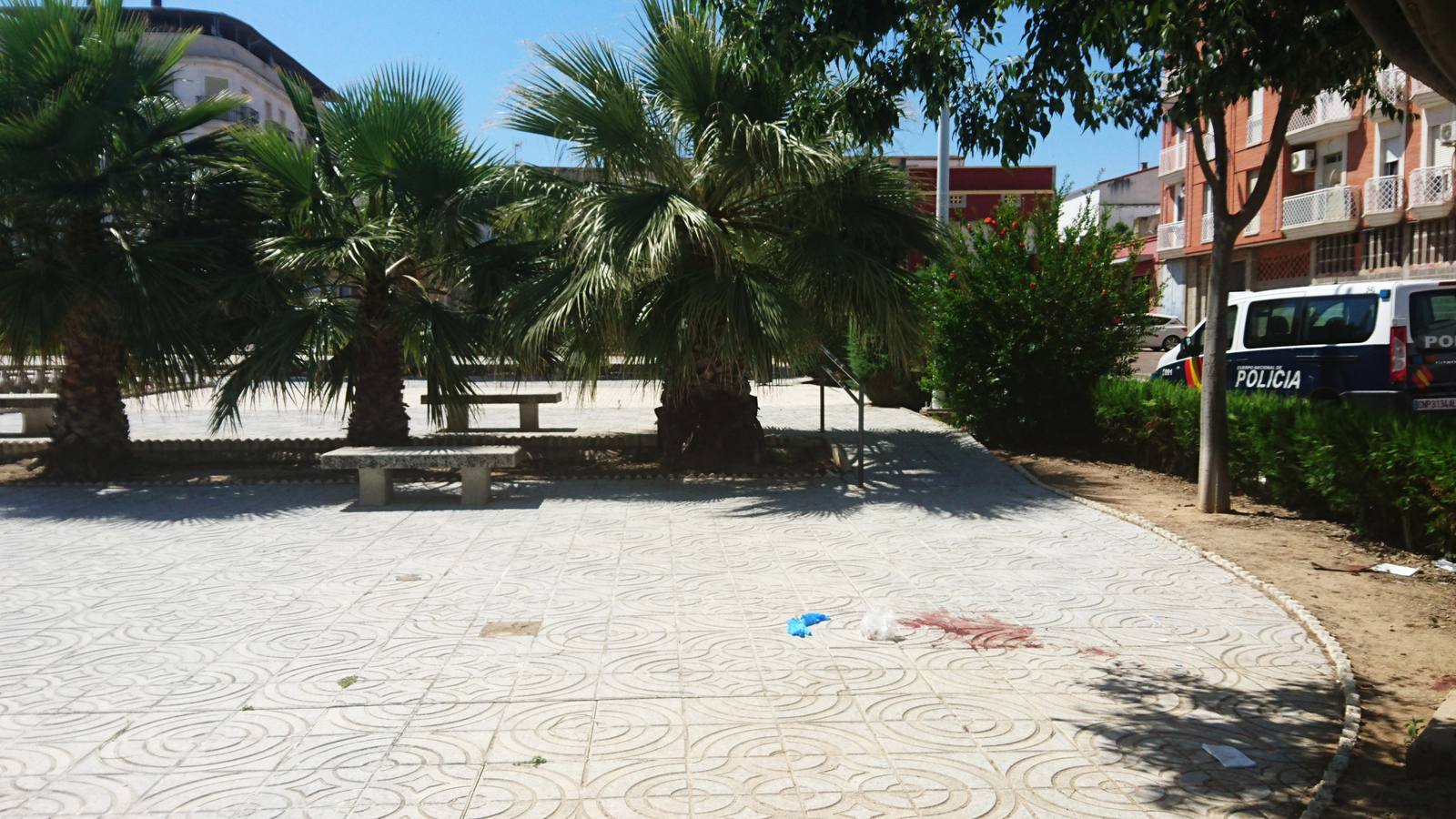 Martes, 23 de mayo: Detienen a los hermanos Emilio y Manuel Sánchez Mauriño por su implicación en la muerte de un vecino de 67 años que recibió un disparo en el pecho. Fotografías: HOY