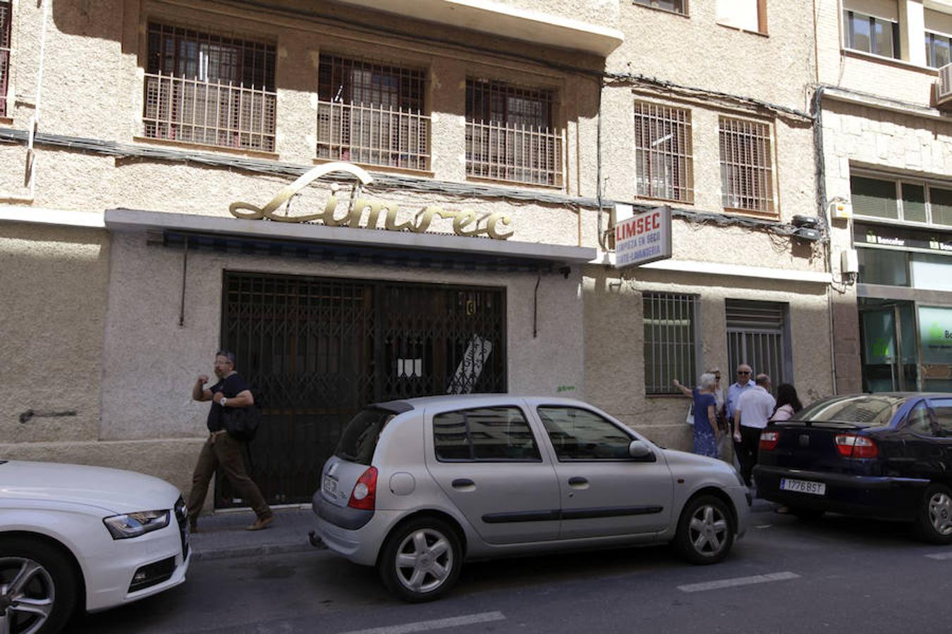 Rótulo retro. El fotógrafo Tete Alejandre ha elegido el cartel de un tintorería cerrada