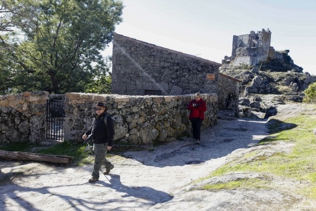 En la imagen, Trevejo, una población de la Sierra de Gata con apenas 16 vecinos. :: LORENZO CORDERO