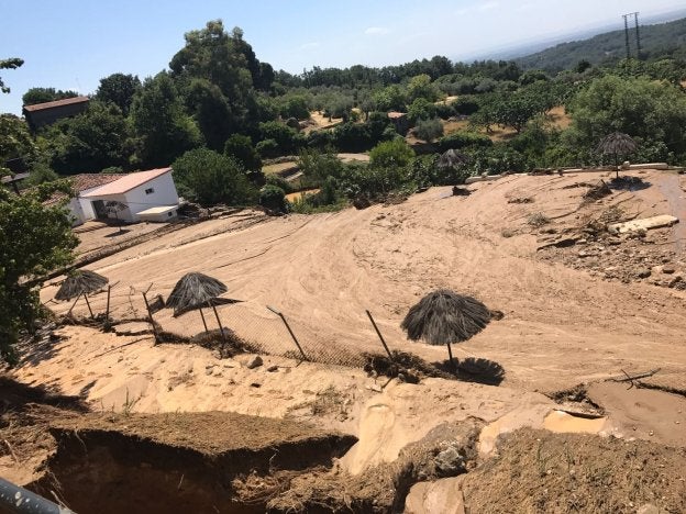 La piscina de la localidad quedó en este estado. :: hoy