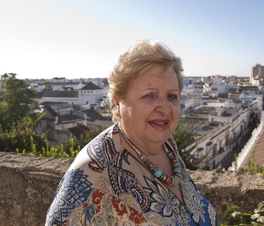 Una cacereña relata los años de su vida junto a 'La Duquesa roja' en SanLúcar de Barrameda, donde encontramos una Casa Cultural Extremeña